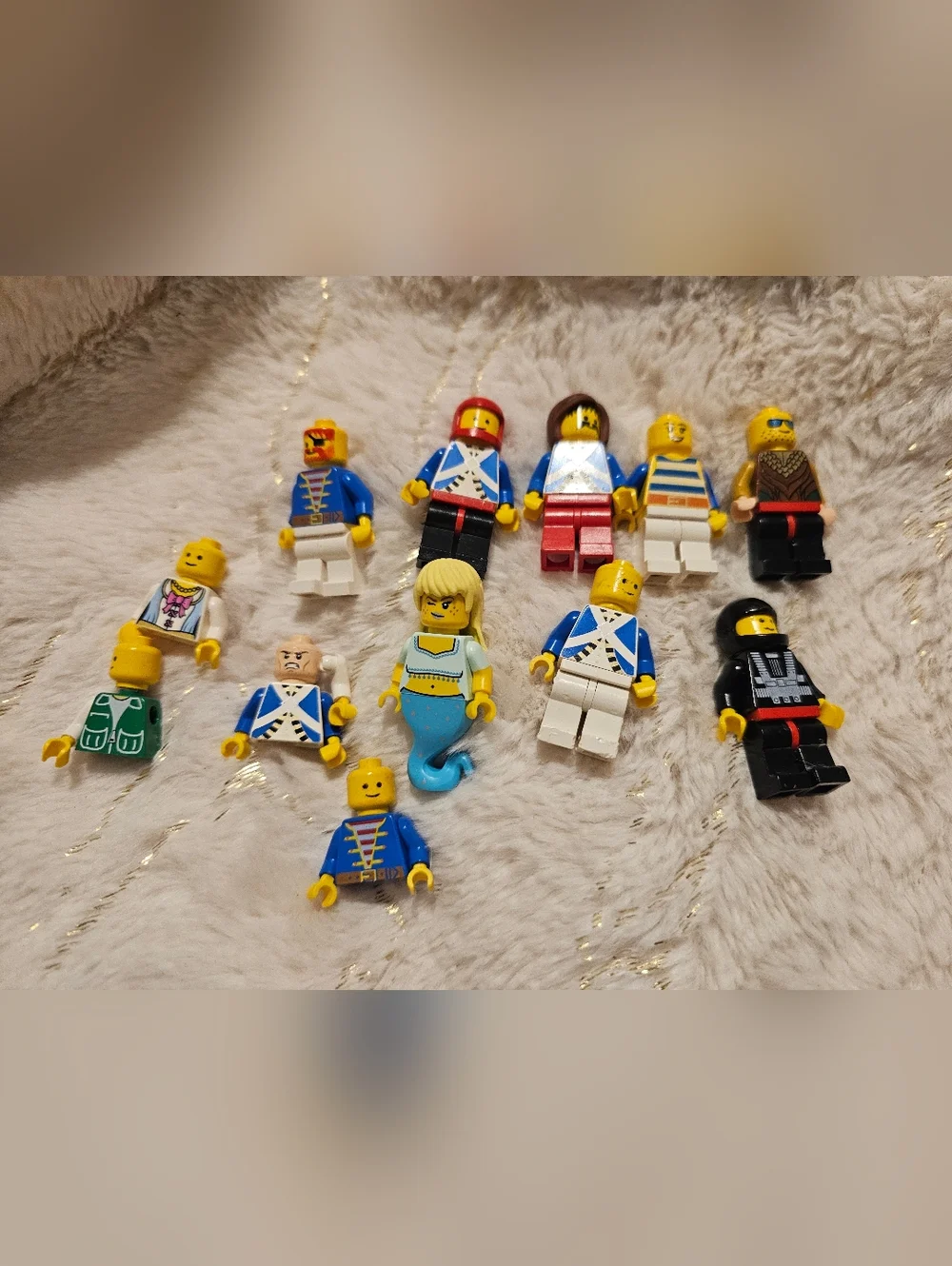 90s/2000s Lego Figurines - Picture 1 of 3